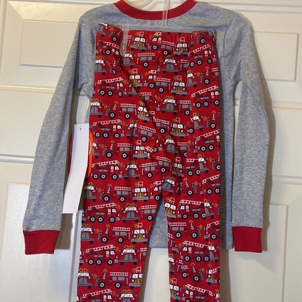 10/$50 Wonder nation sleepwear size 5T - Picture 6 of 7
